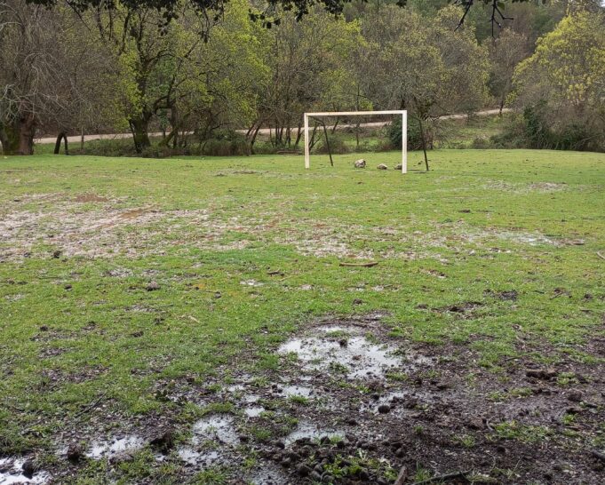 Campo de fútbol de La Fresnedilla. Sierra de Las Villas