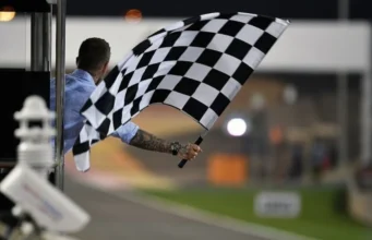 Última bandera a cuadros para los titanes