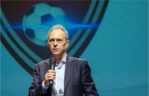 Joaquín Caparrós, jerarquía y sevillismo