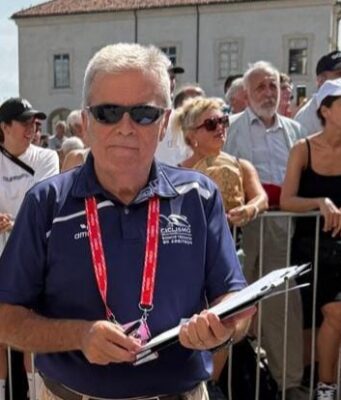 Antonio Torrus, un arjonillero, juez en las llegadas de La Vuelta Ciclista a España