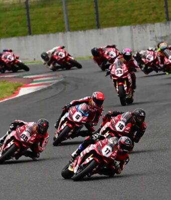 Jesús Torres rueda firme en Mugello mientras persigue a un patrocinador