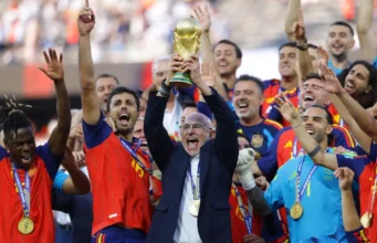 España ganó una final que redime al fútbol.