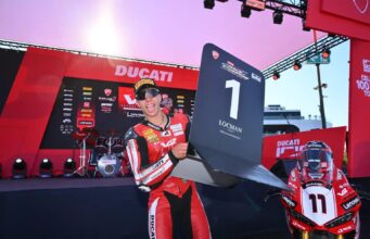 Jesús Torres gana, récord de la vuelta rápida en el “Marco Simoncelli” y lider la V2 de Ducati